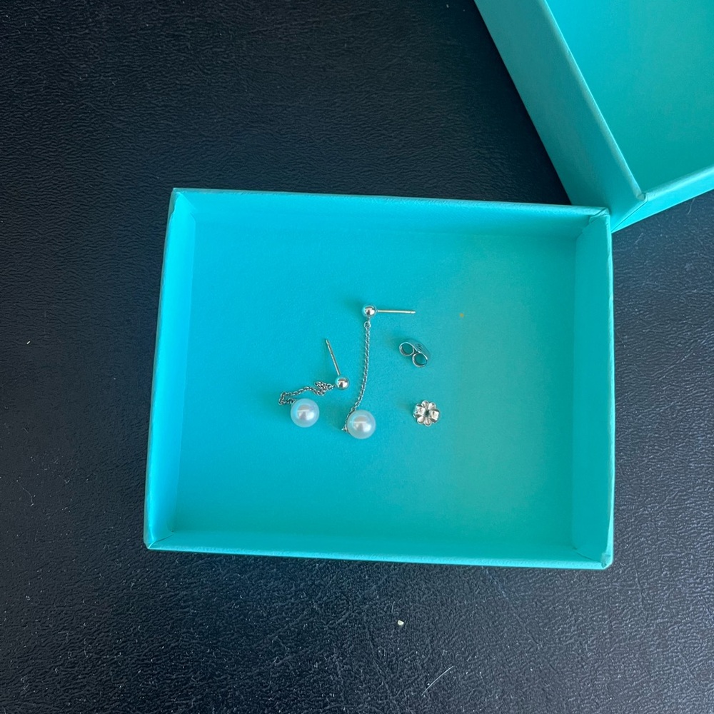 Tiffany Pearl Drop Earrings - Picture 10 of 10